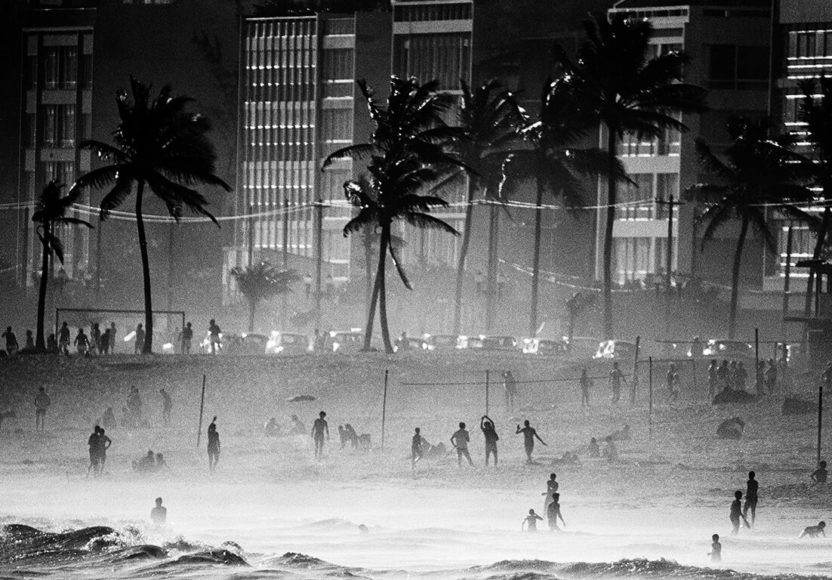 © Thomas Hoepker, © Magnum Photos, Copacabana, Rio de Janeiro, Brazil, 1968