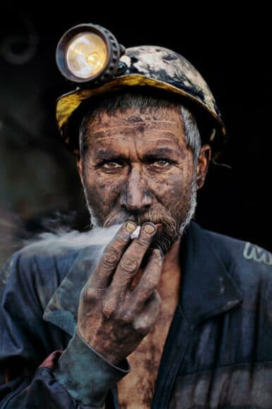 Afghanistan, 2002 / © Steve McCurry, courtesy Atelier Jungwirth / atelierjungwirth.com