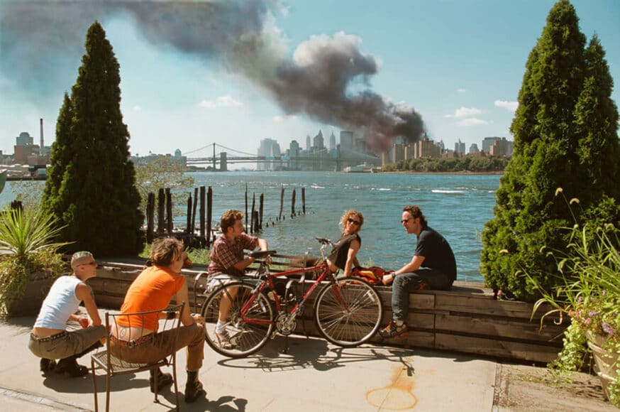USA, New York, NY, September 11, 2001. View from Brooklyn/Williamsburg towards Brooklyn Bridge and downtown Manhattan during aftermath of World Trade Center bombing ©  Thomas Hoepker / Magnum Photos
