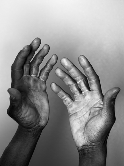 The hands of Charles, 2015 © Robin de Puy courtesy The Ravestijn Gallery