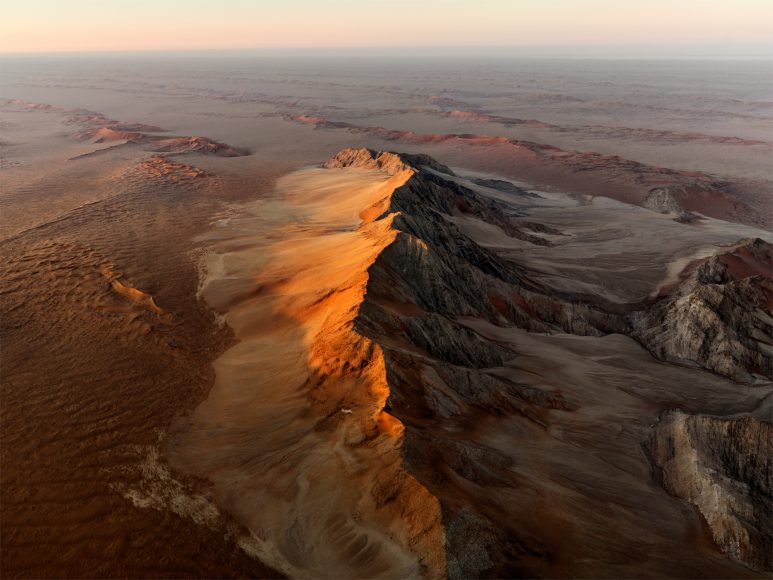 Sand Dunes #3, Sossusvlei, Namib Desert, Namibia, 2018 | © Edward Burtynsky | courtesy of Galerie Springer Berlin